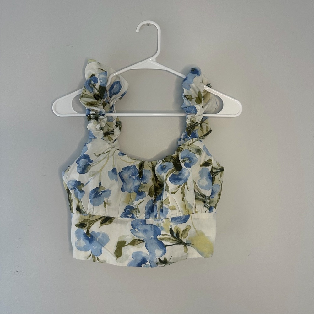 Abercrombie & Fitch Floral Ruffle Strap Crop Top – Medium